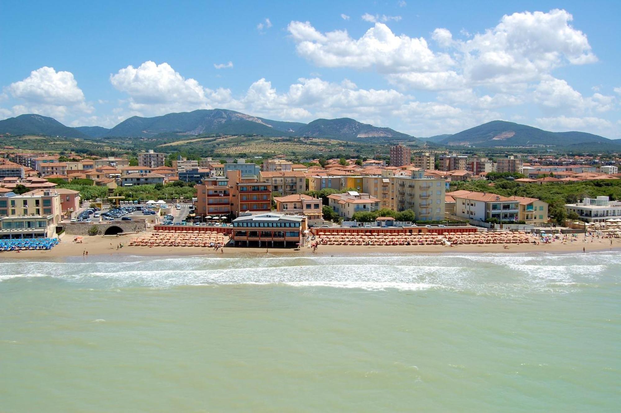 Hotel Il Delfino San Vincenzo Exterior foto