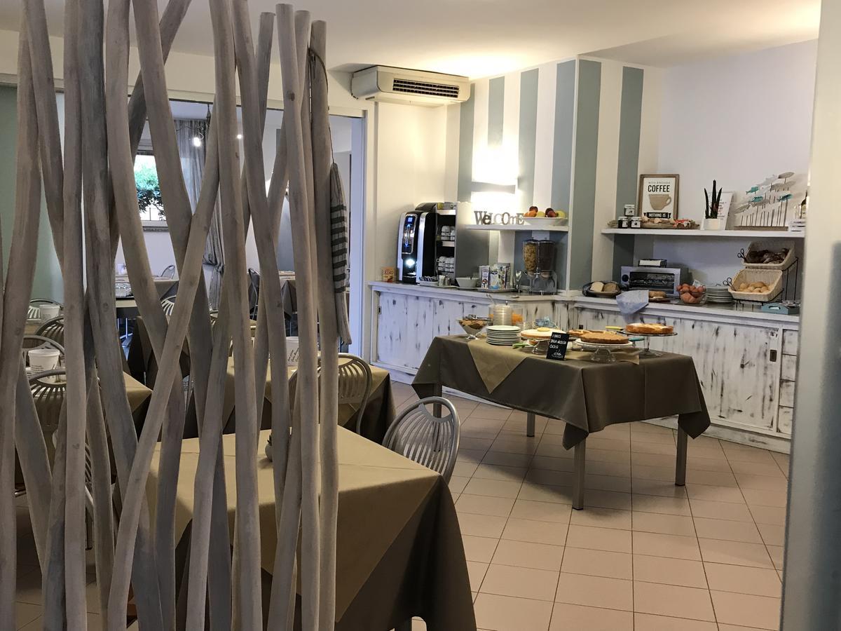 Hotel Il Delfino San Vincenzo Exterior foto
